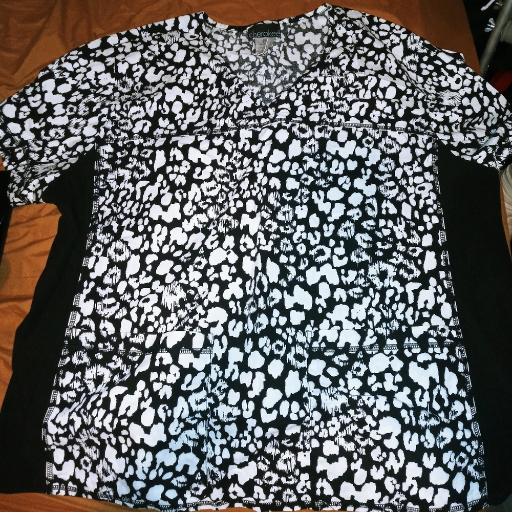 SCRUB SHIRT